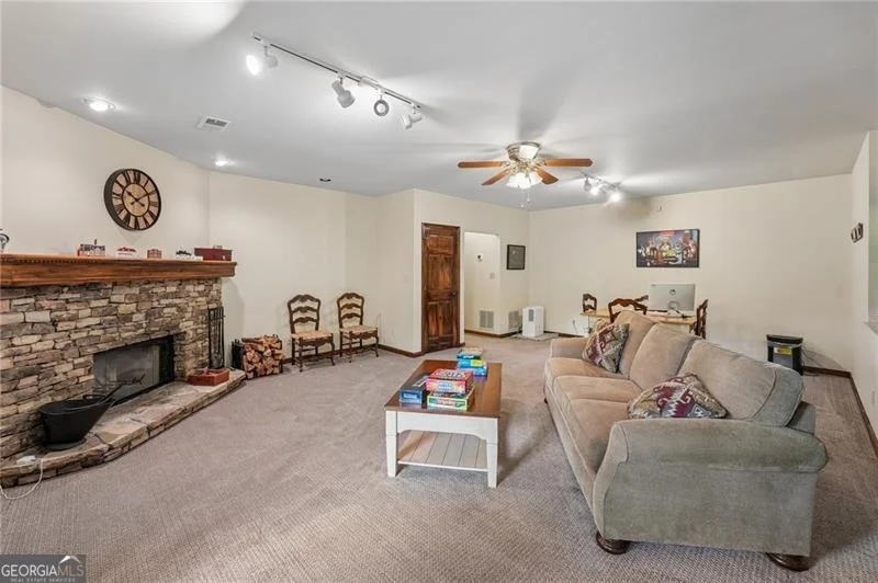 Photo of 1482 Valley View Drive