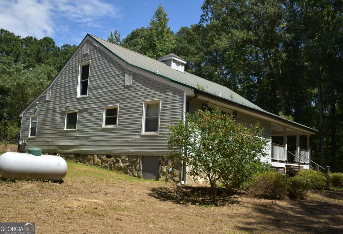 Photo of 1726 Highway 81 W
