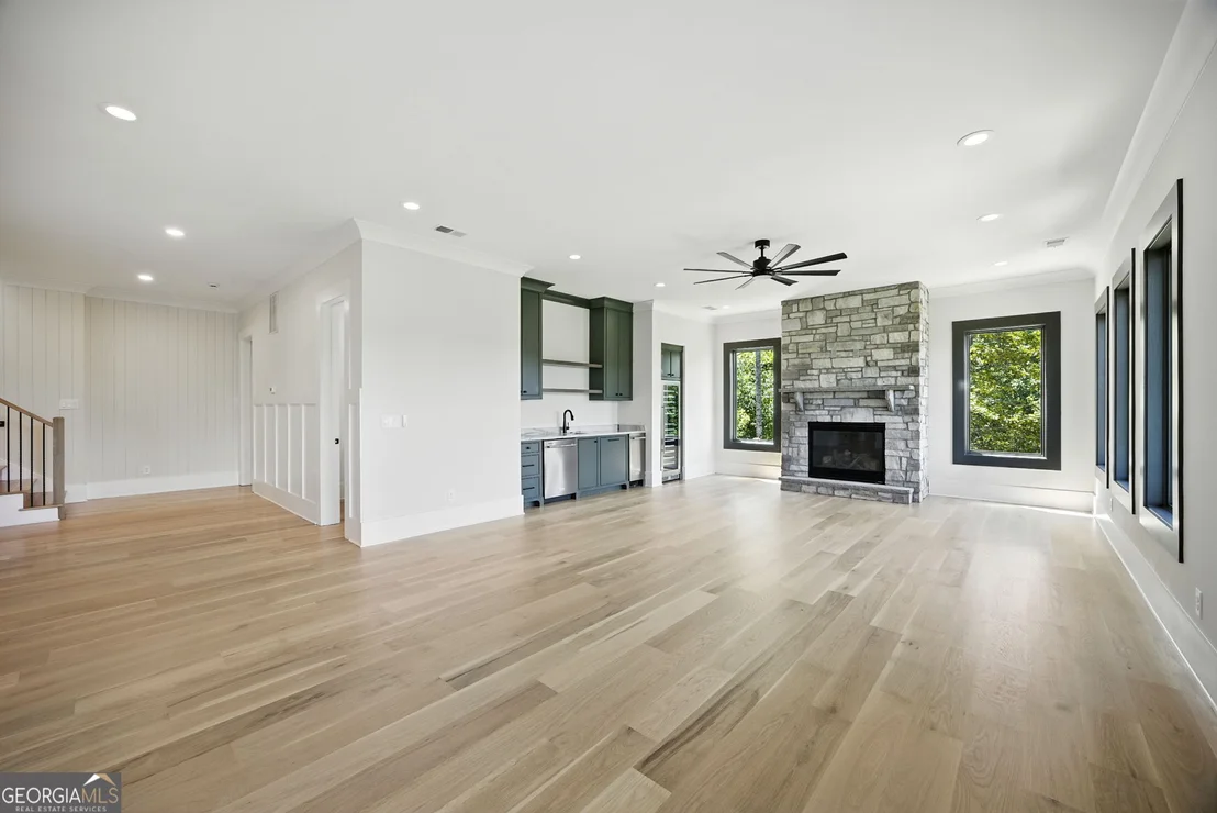 Photo of 608 Winterberry Drive