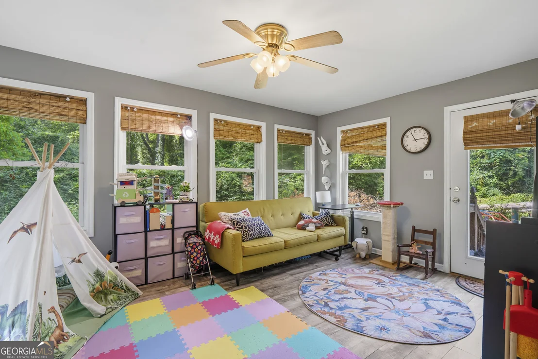 Photo of 1179 Matthews Place