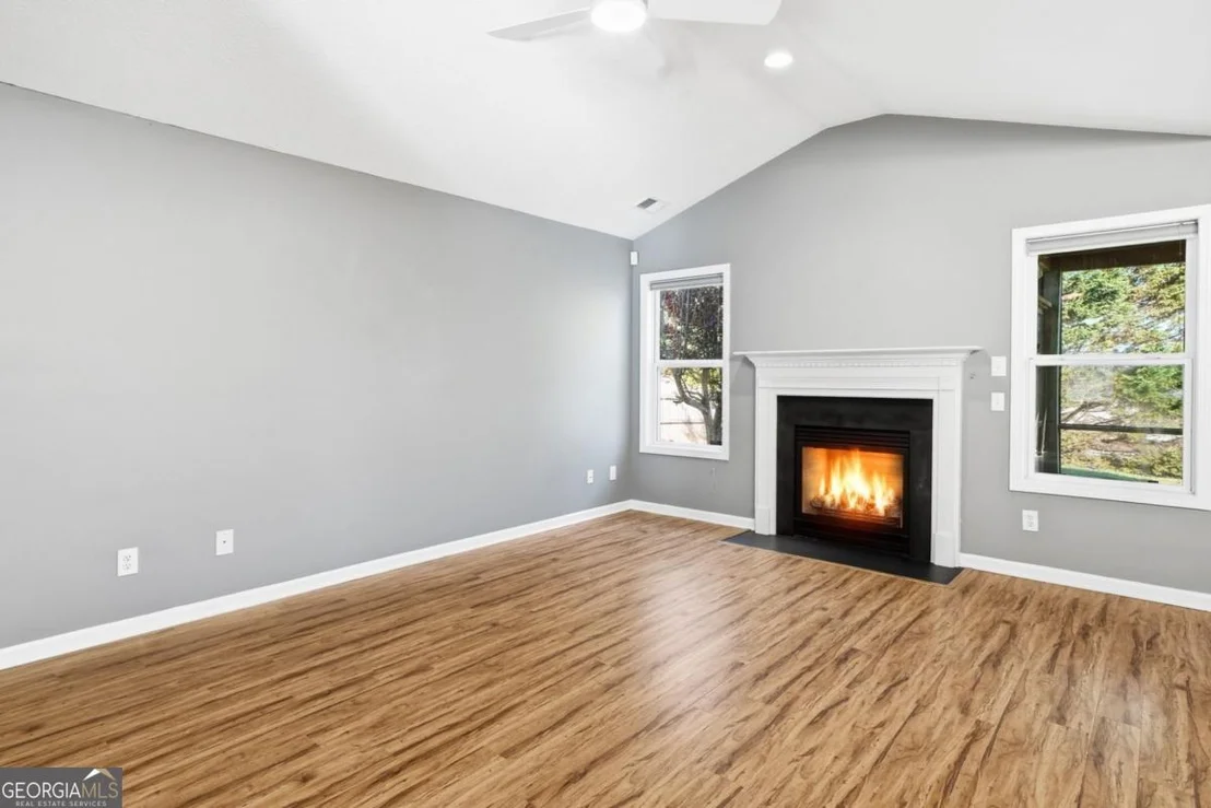 Photo of 407 Redwood Trail