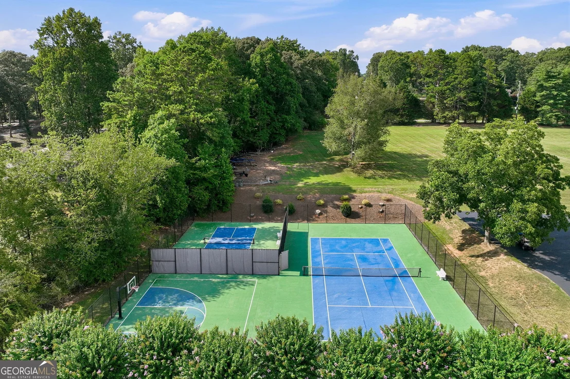 Photo of 3623 N River Road