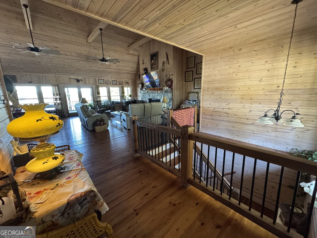 Photo of 284 River Road
