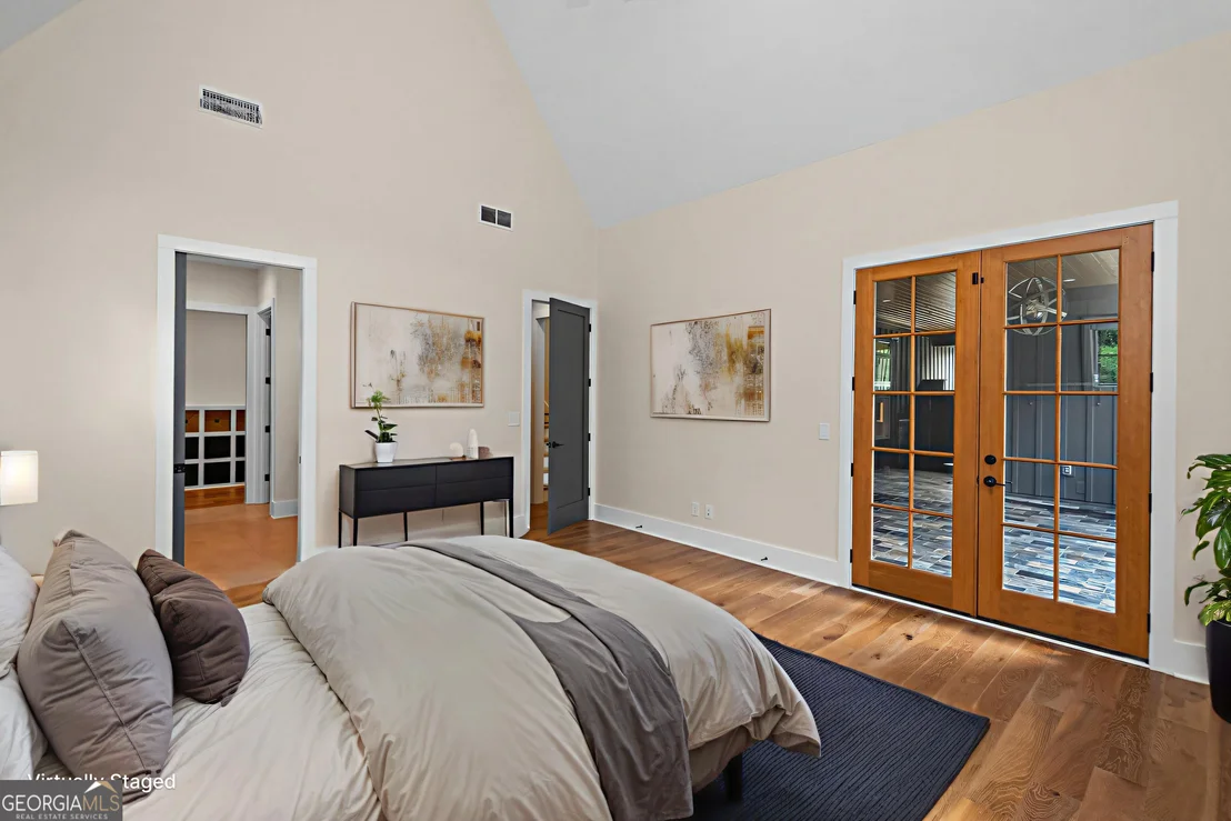 Photo of 220 Arbor Garden Circle