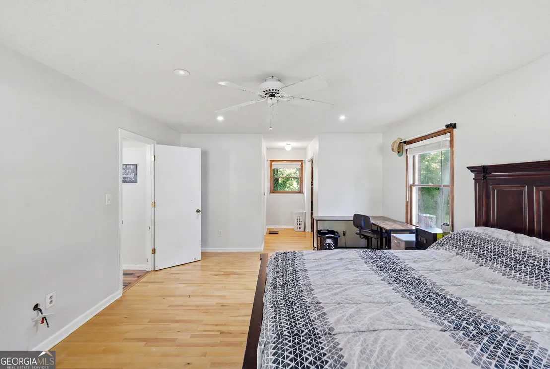 Photo of 1042 Lakeland Drive