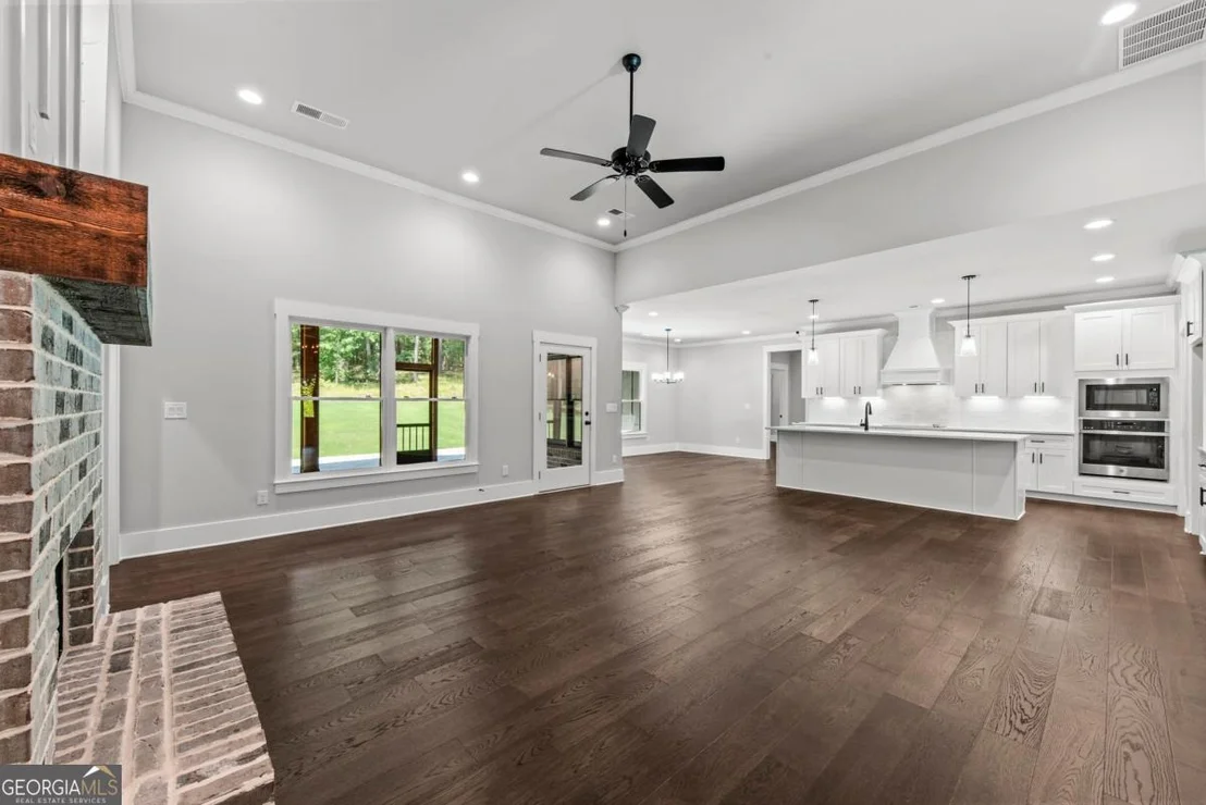 Photo of 1231 Spinnaker Road