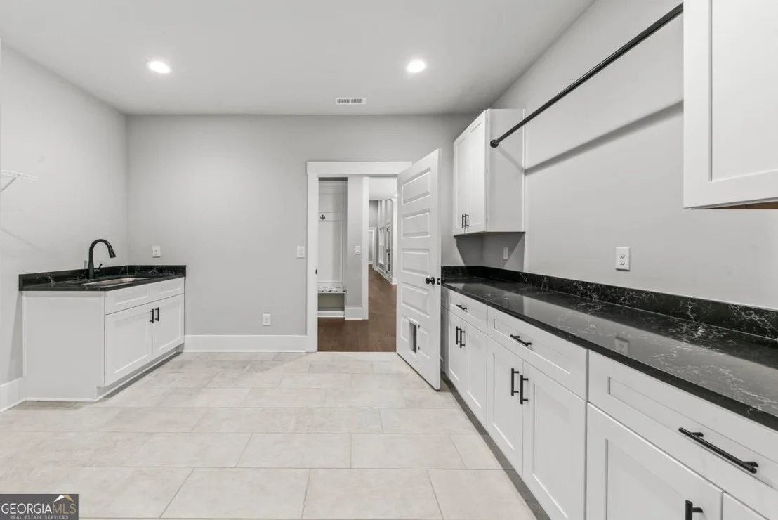 Photo of 1231 Spinnaker Road
