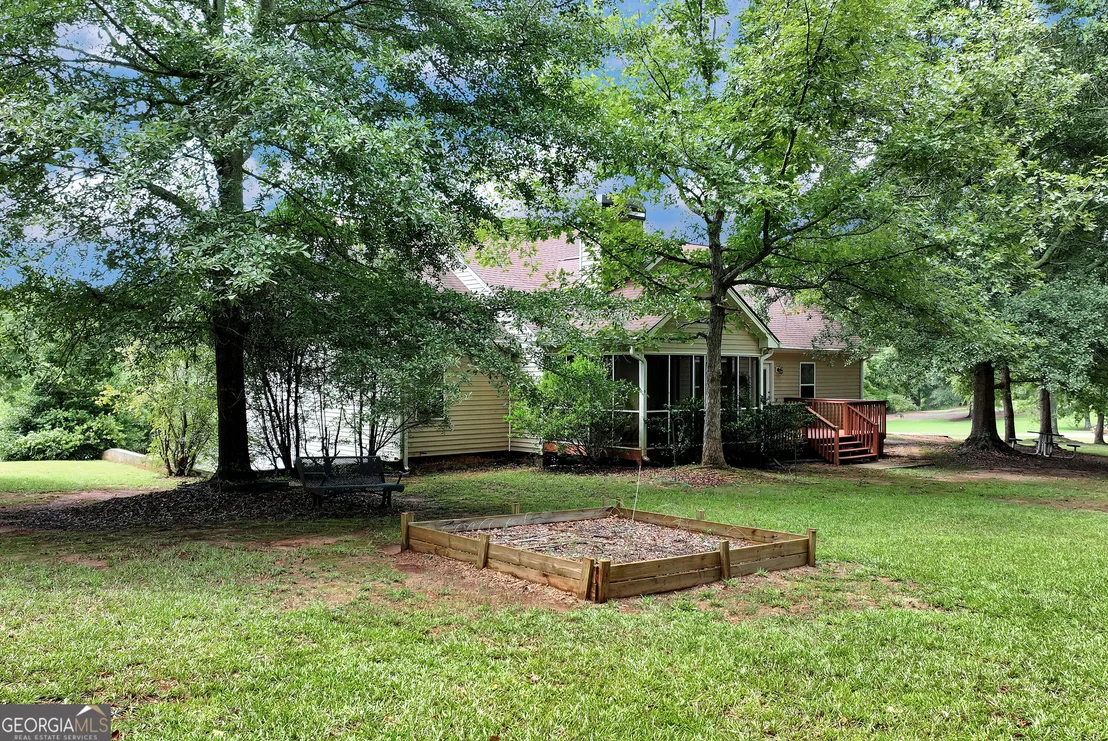 Photo of 817 Bluejay Way