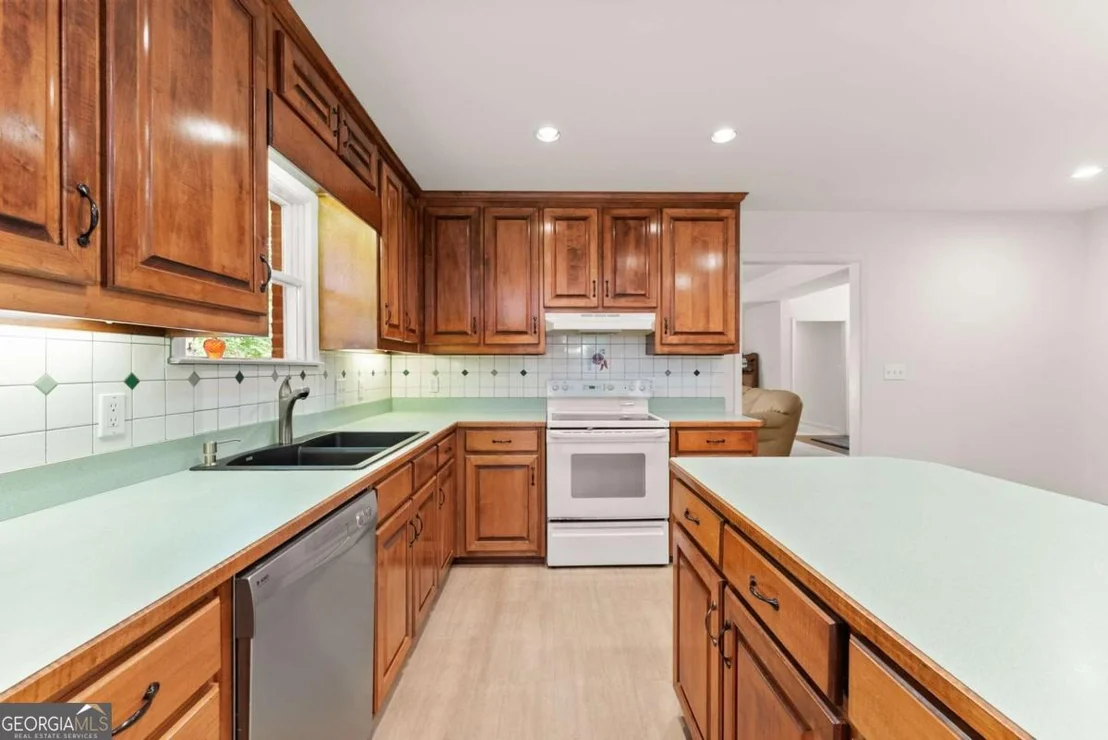 Photo of 2405 Brooks Road