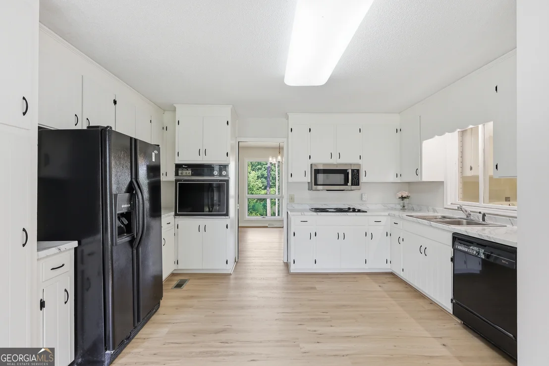 Photo of 33 Cherokee Hills Lane