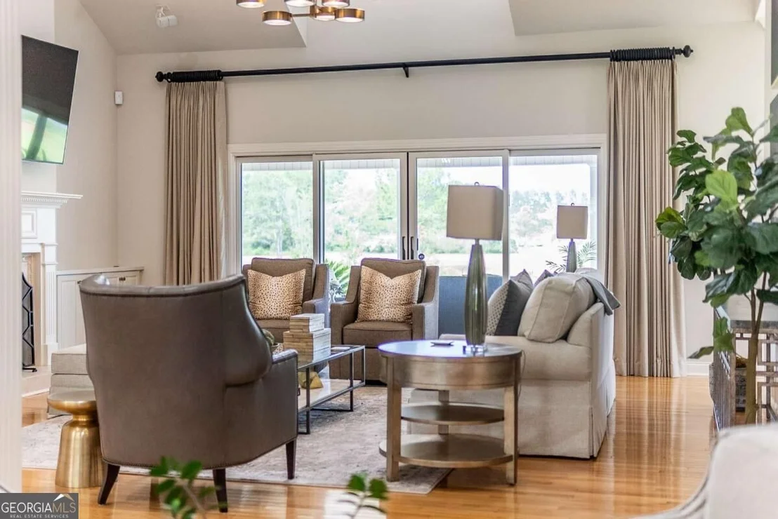 Photo of 161 Greentree Drive
