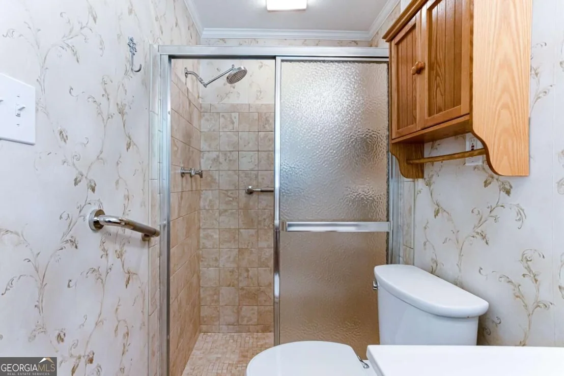 Photo of 461 Highview Drive SE