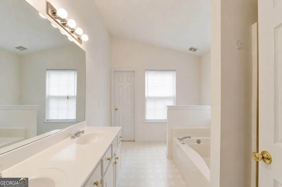 Photo of 3012 River Garden Road