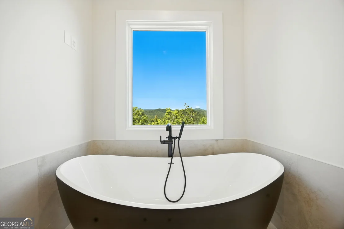 Photo of 608 Winterberry Drive