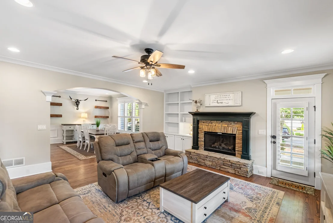 Photo of 719 Clubside Drive