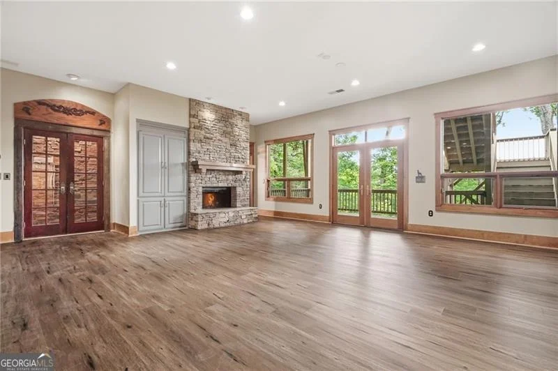Photo of 861 Summit Drive