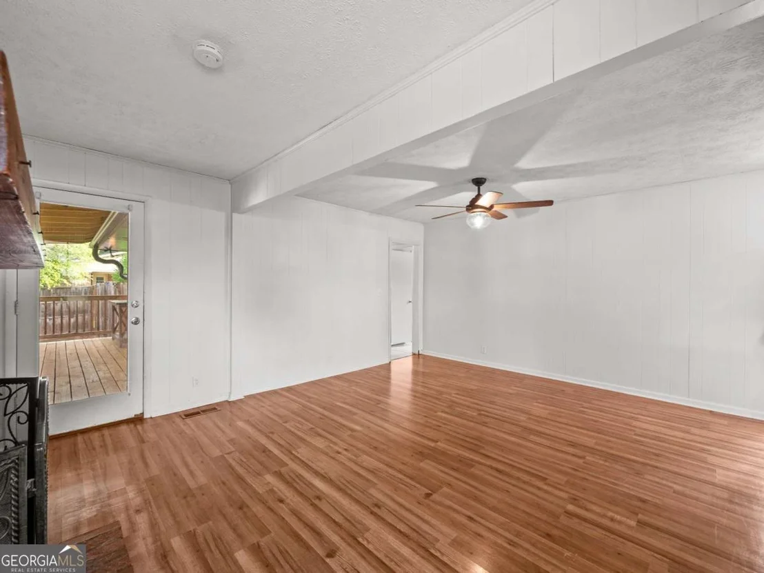 Photo of 617 Lakeview Drive