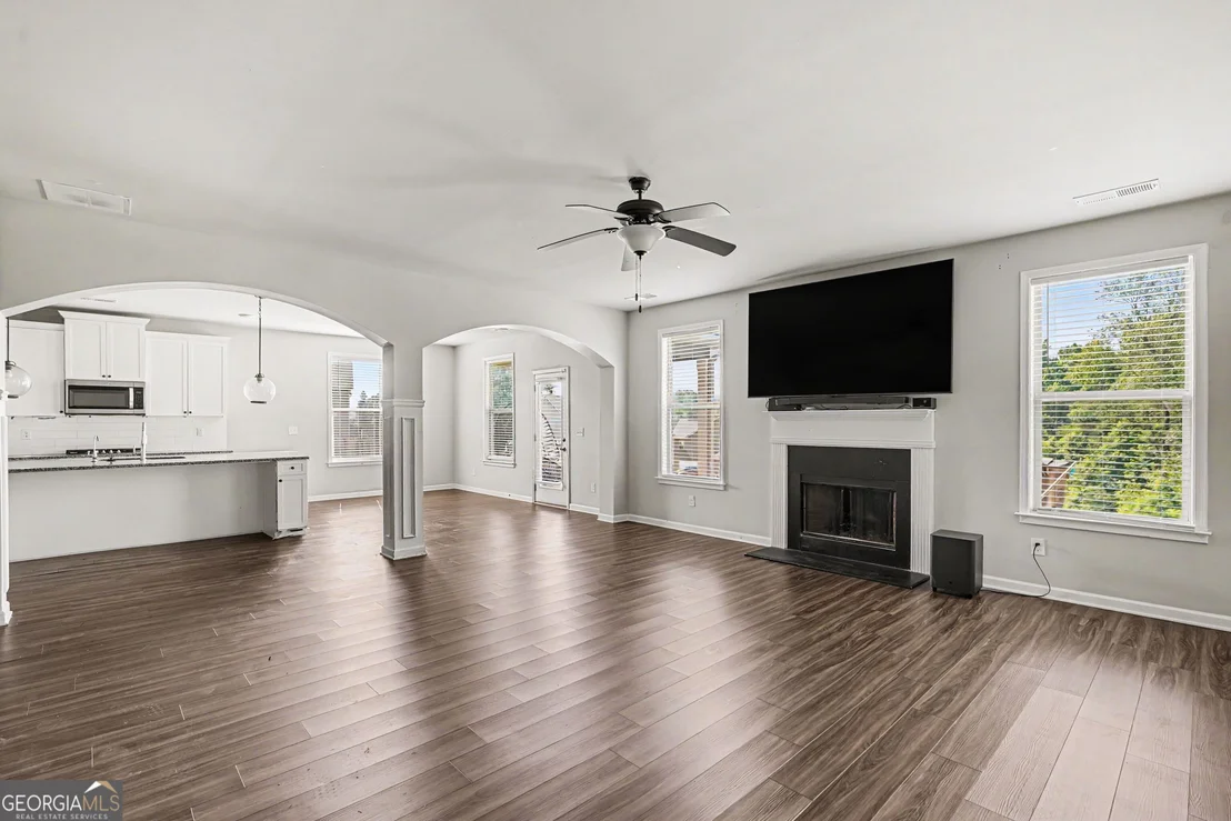 Photo of 945 Mystic Way