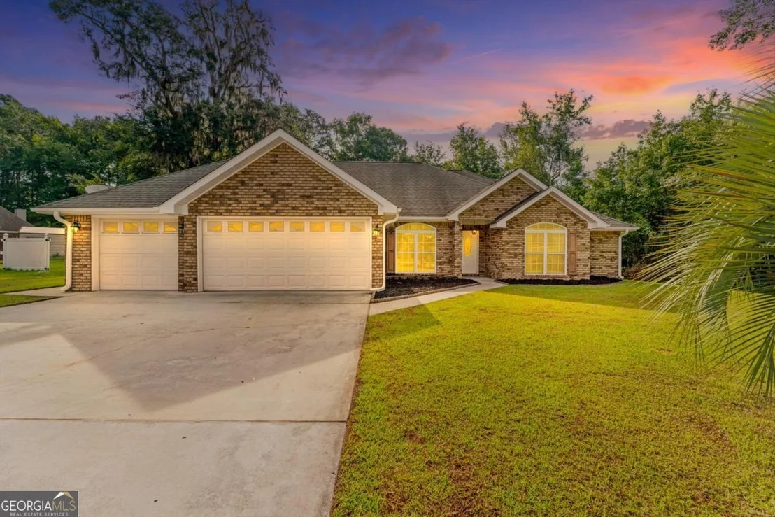Photo of 270 Sassafras Lane
