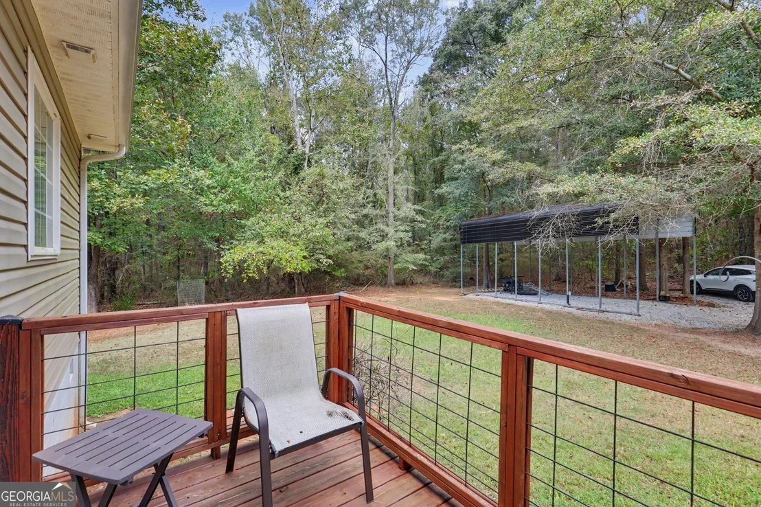 Photo of 830 Lord Fleming Road