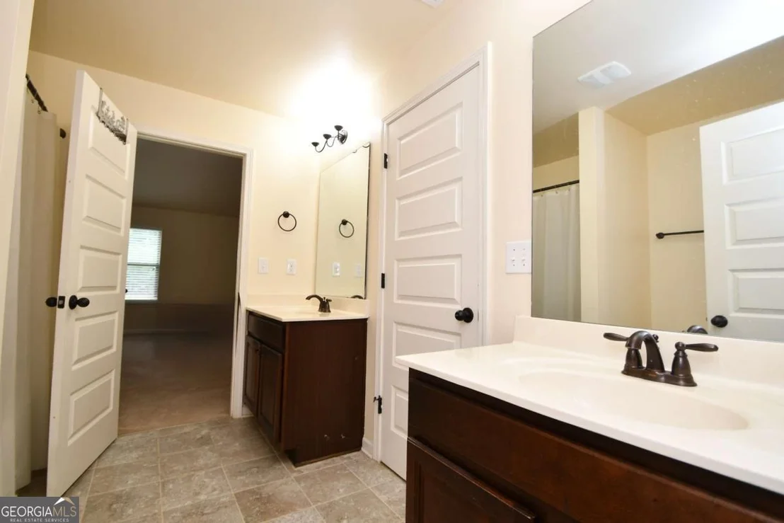 Photo of 1140 Riverhill Drive