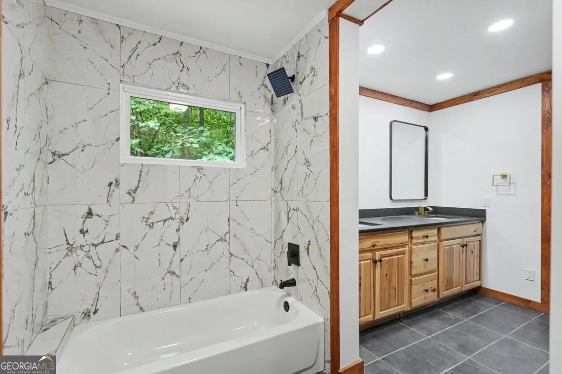 Photo of 996 Crestview Drive