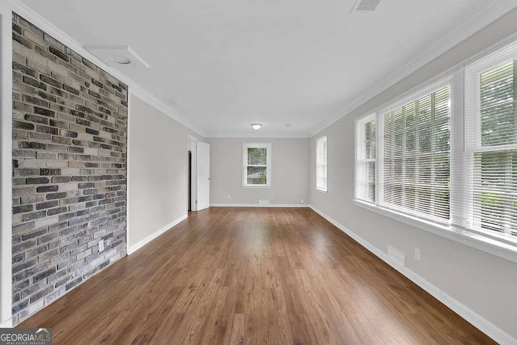 Photo of 571 Benmac Road SE