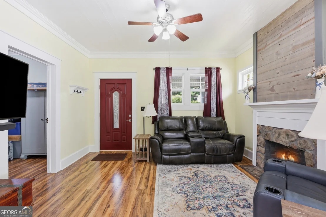 Photo of 407 Cedar Avenue