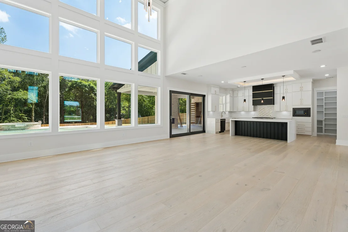 Photo of 1035 Auburn Road
