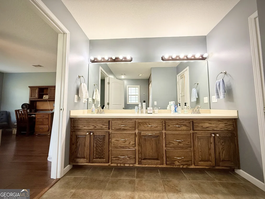 Photo of 2402 Zoar Road