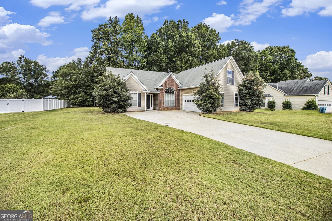 Photo of 260 Sandstone Drive