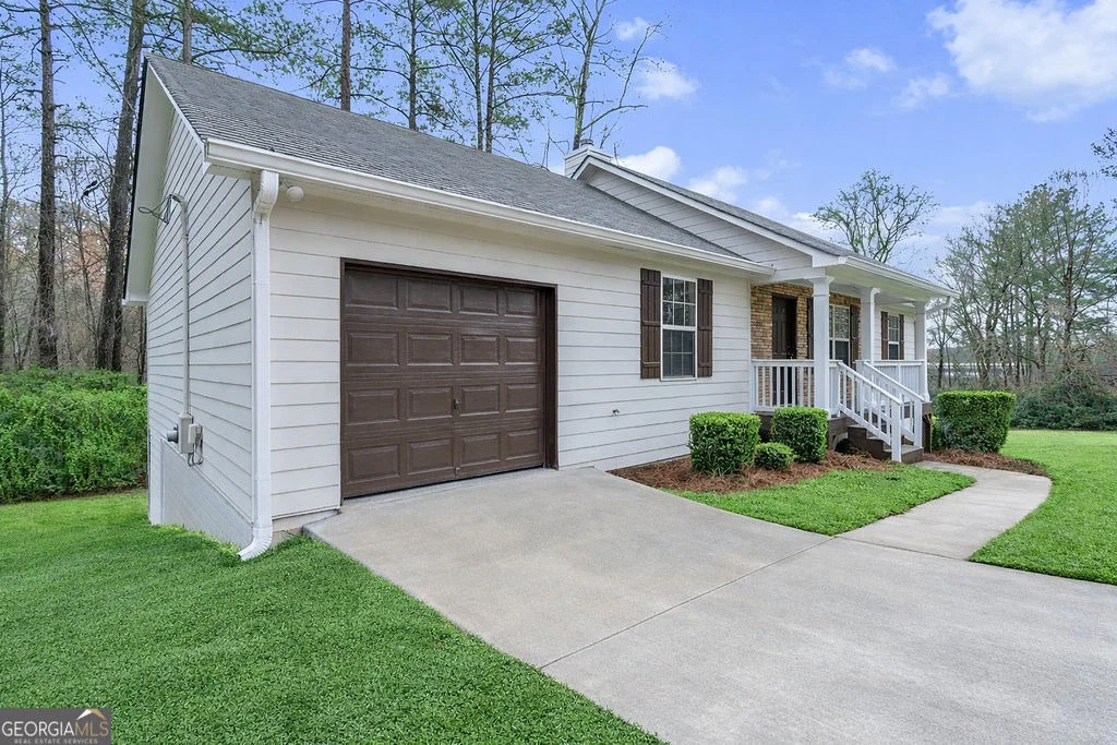 Photo of 405 Azalea Drive