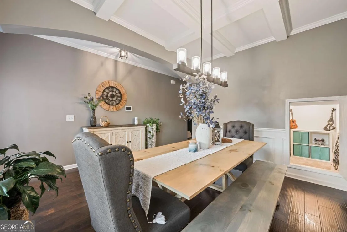 Photo of 555 Evergreen Way