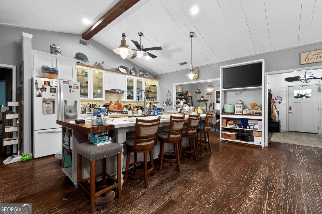 Photo of 645 King Road