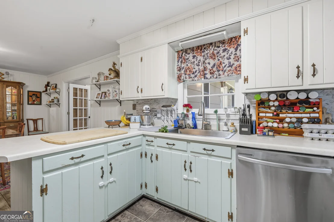 Photo of 1179 Matthews Place