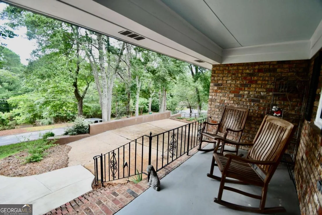 Photo of 280 Valleybrook Drive