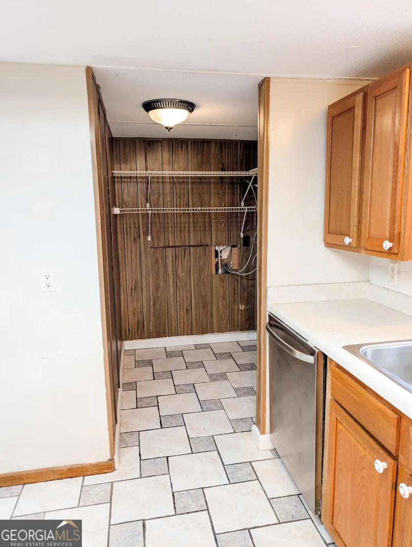 Photo of 3300 Hamlin Road