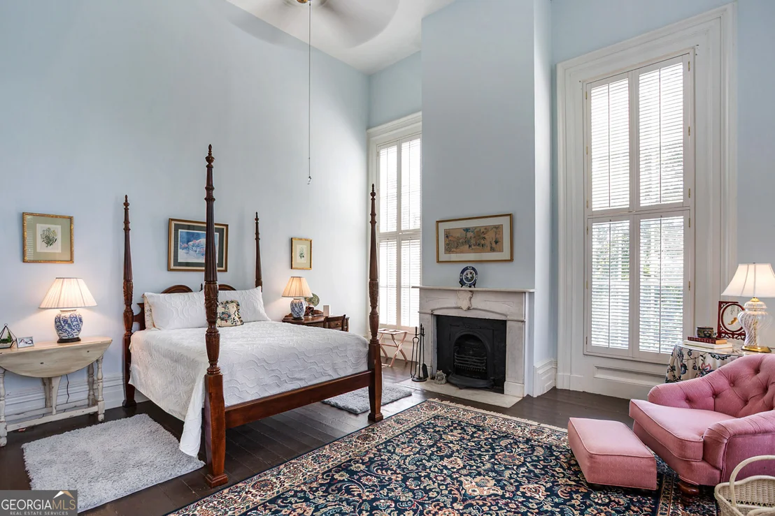 Photo of 534 W WEST BROAD Street