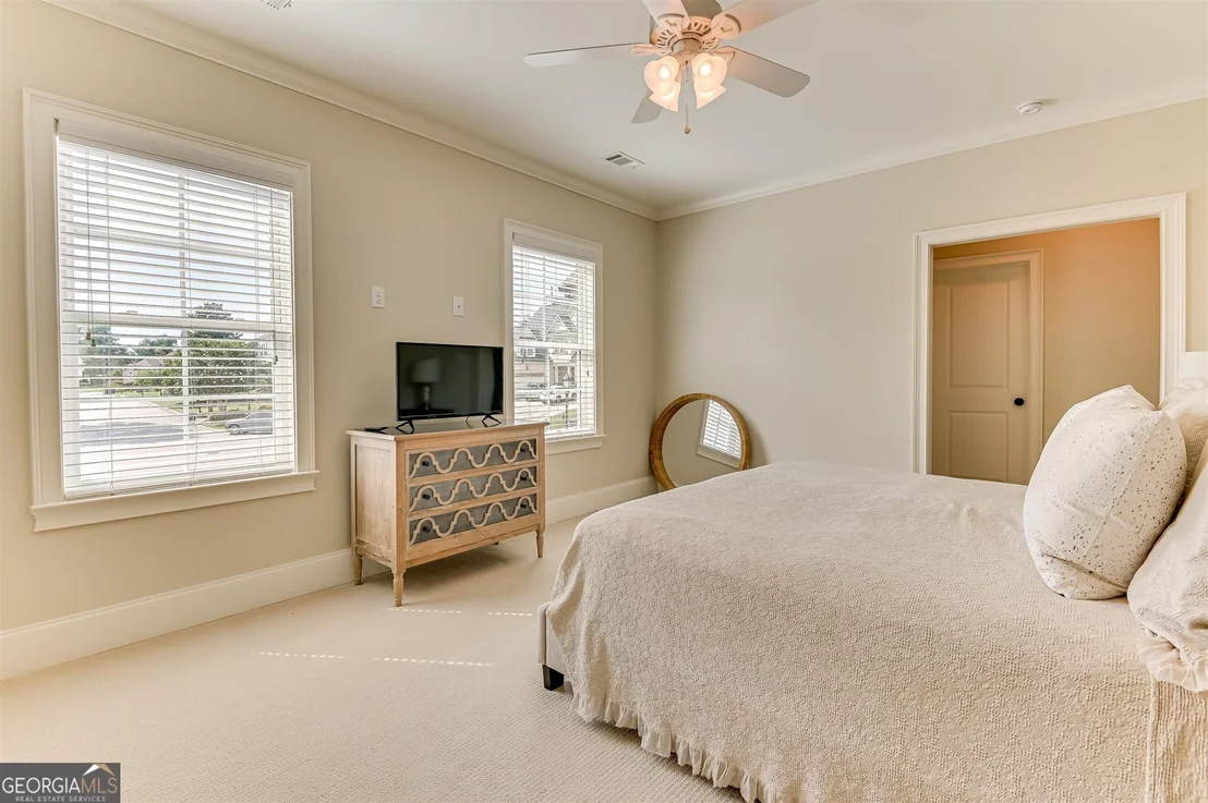 Photo of 1052 Emerald Place