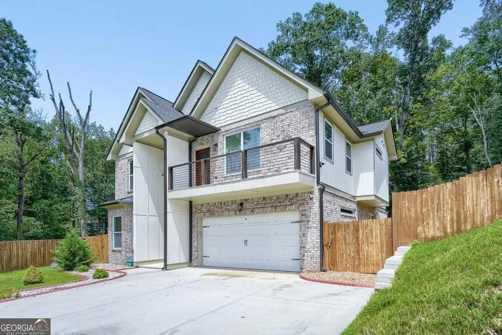 Photo of 658 Rockbridge Road NW