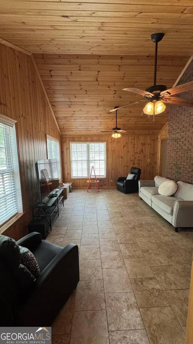 Photo of 355 Summerhill Road