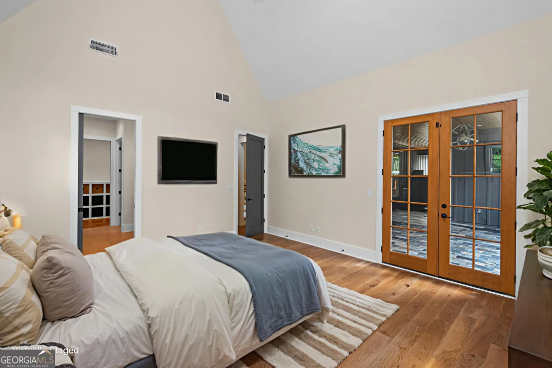 Photo of 220 Arbor Garden Circle