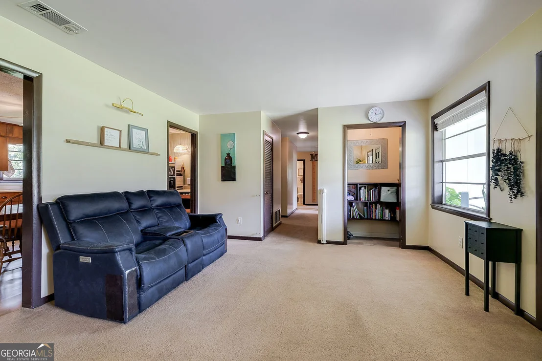 Photo of 1325 Pine Barren Road