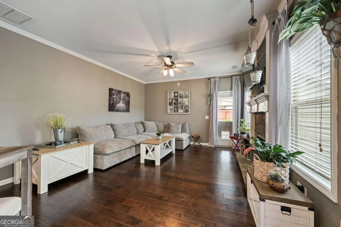 Photo of 555 Evergreen Way