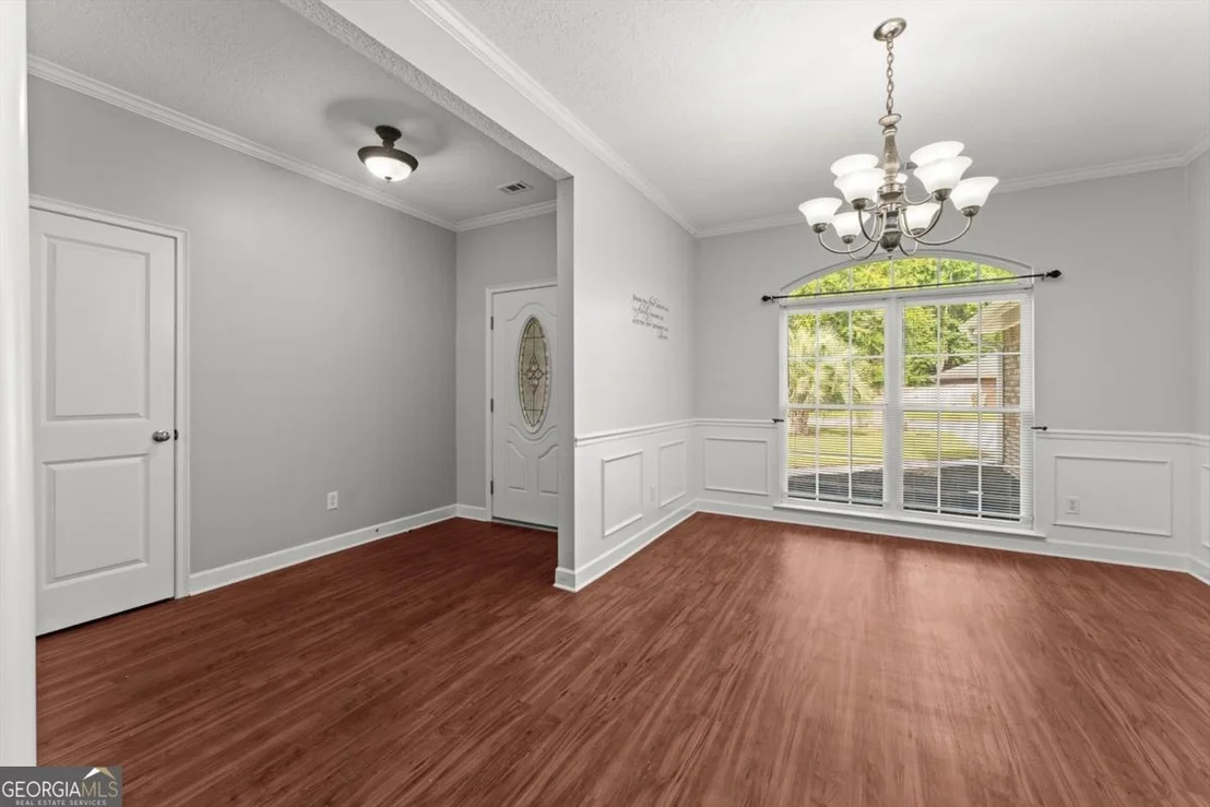 Photo of 270 Sassafras Lane