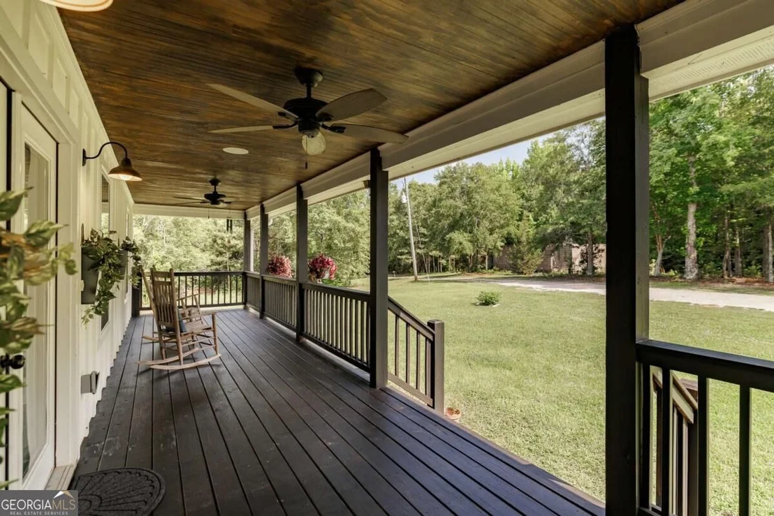 Photo of 930 James Holcomb Road