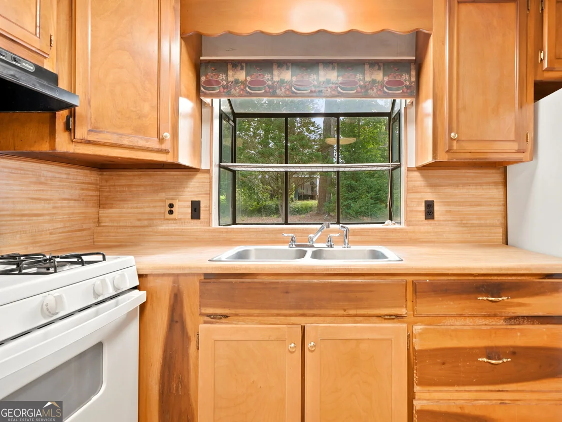 Photo of 370 Thompson Lane