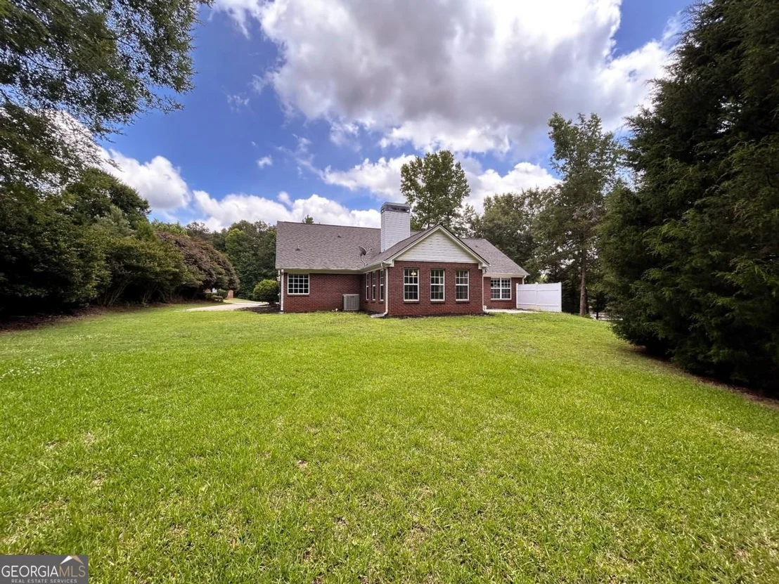 Photo of 210 Lexington Circle