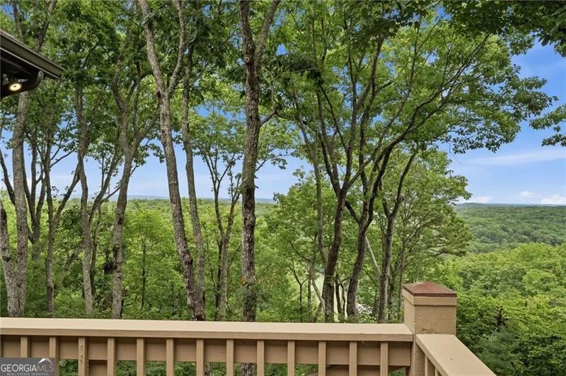 Photo of 861 Summit Drive