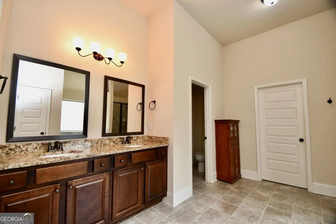 Photo of 1140 Riverhill Drive